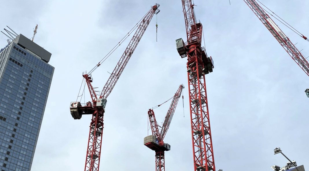 Berlin en chantier, grues de construction