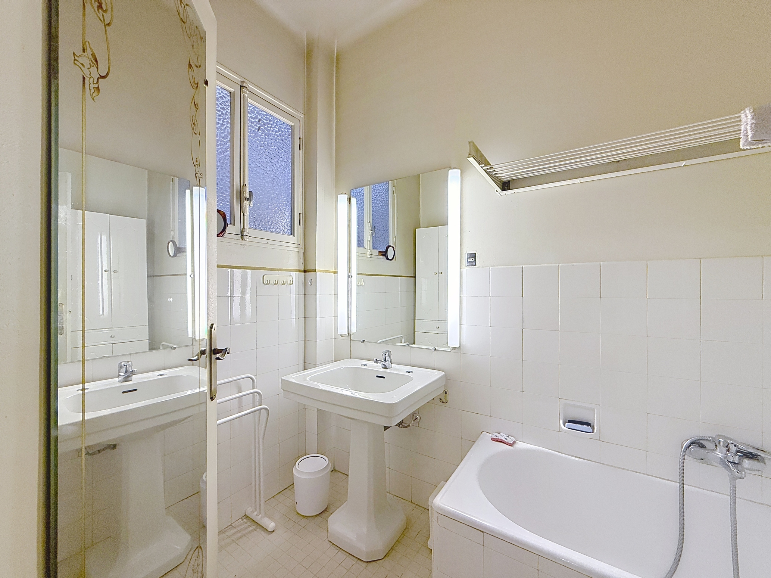 Nice Gambetta appartement traversant