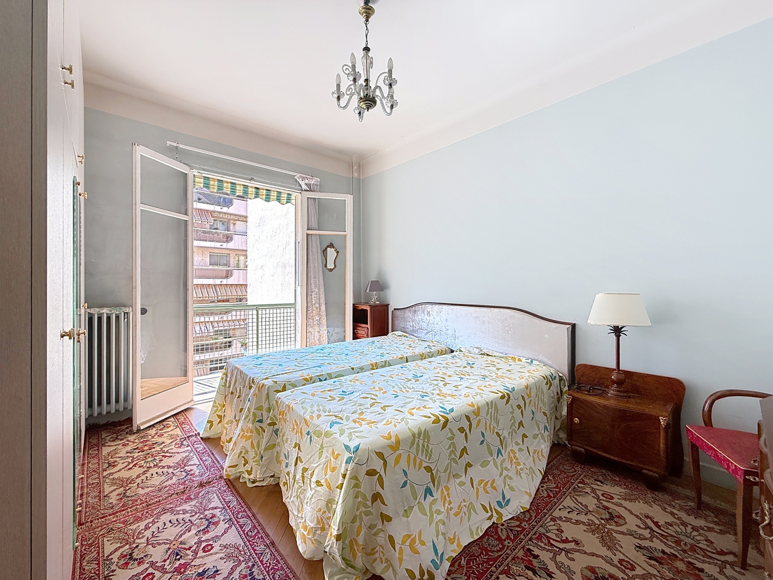 Nice Gambetta appartement traversant