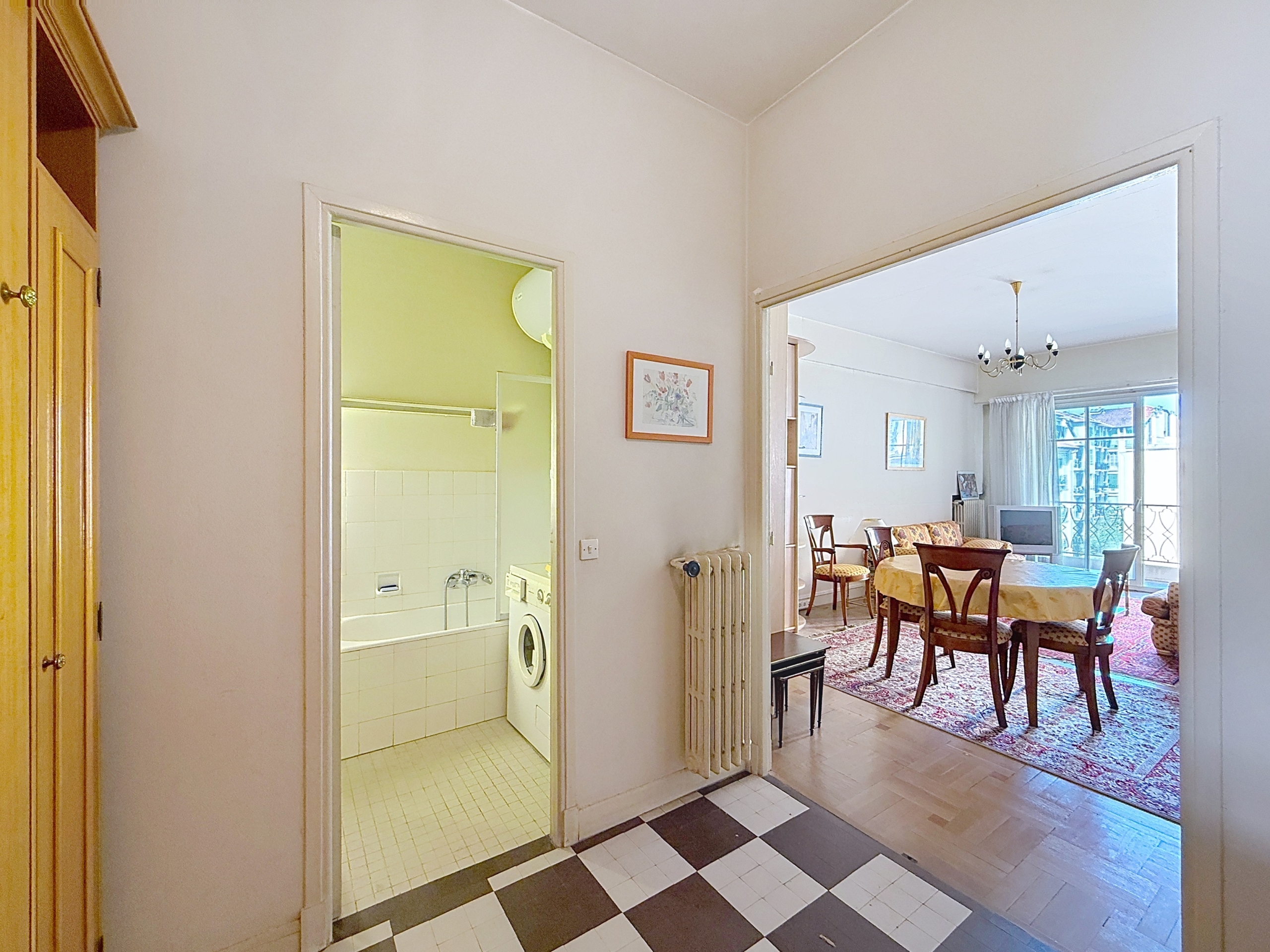 Nice Gambetta appartement traversant