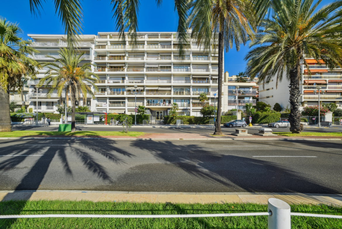 Studio à vendre face mer - Nice Promenade