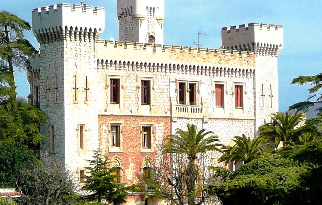 Le Chateau de La Tour sur la colline des Baumettes à Nice