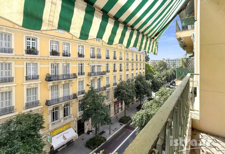 Vente Appartement  Nice