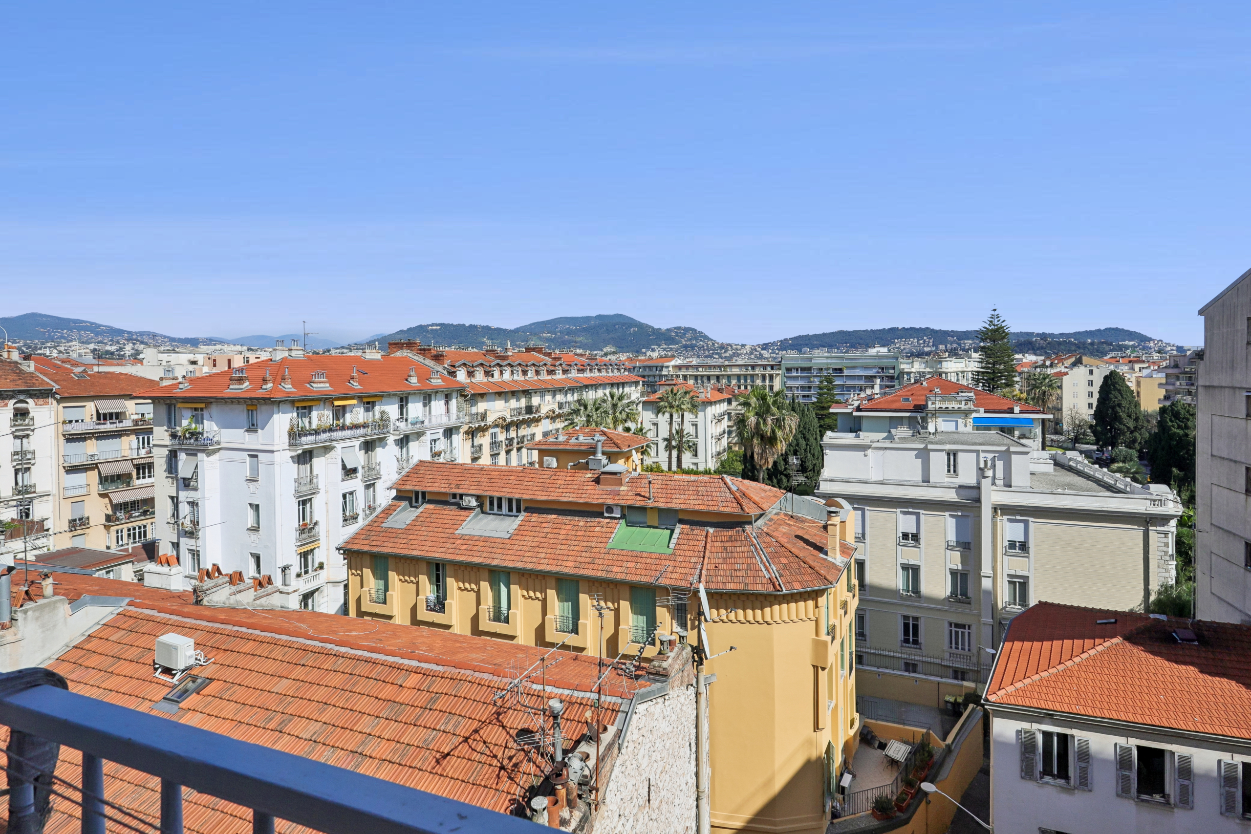 Le Cambridge 14 avenue Shakespeare 06000 Nice