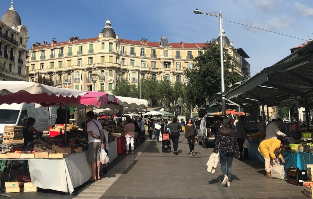 Le quartier de la Libération avec son marché à ciel ouvert