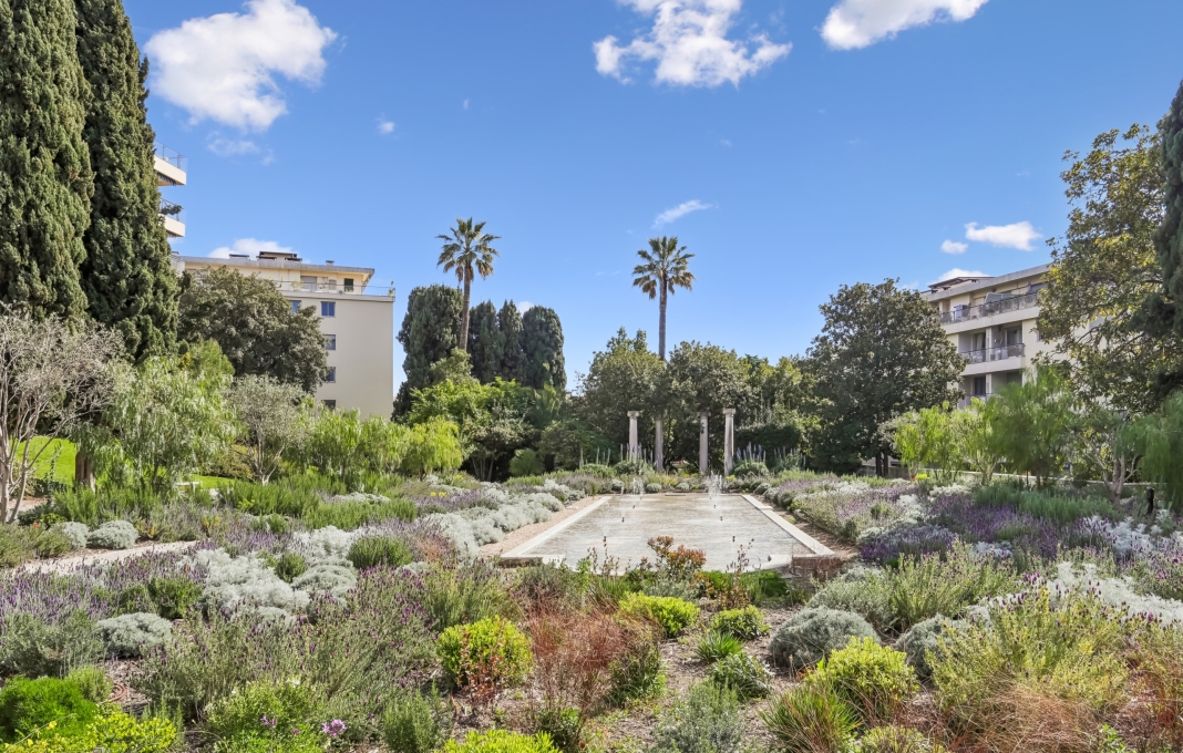 Les jardins de Cemenelum - appartement F3 à vendre, avec terrasse et parking