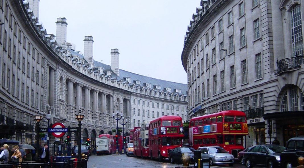 Londres et ses bus rouges