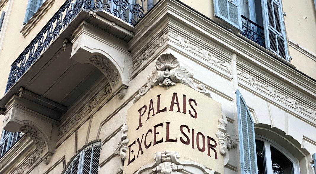 Le Palais Excelsior à Nice, quartier des Musiciens