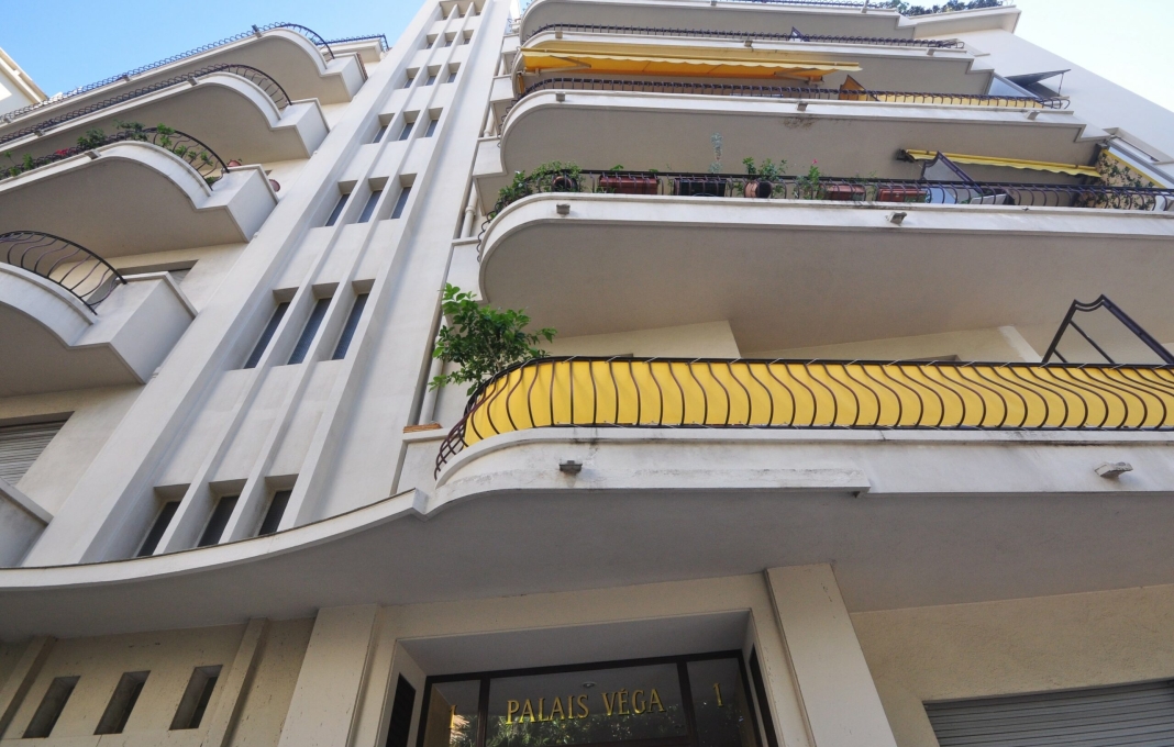 Palais Vega|Palais Vega Nice fresque Louis Rollet |