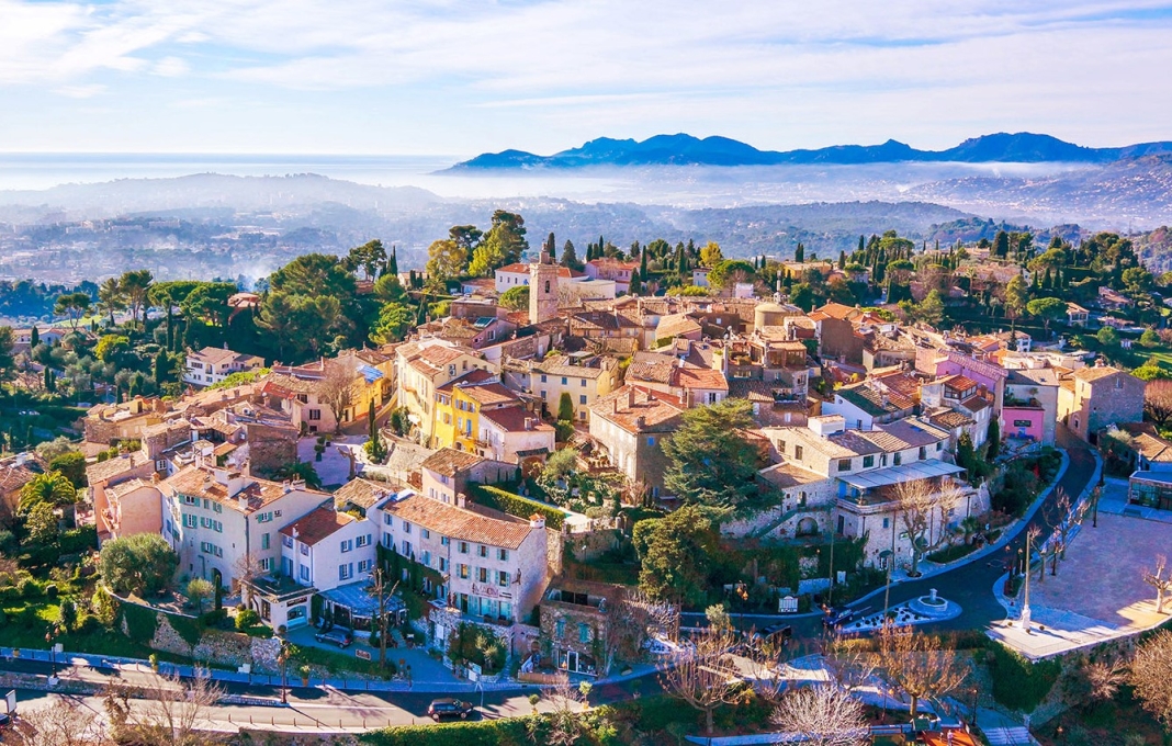 La commune de Mougins dans les Alpes-Maritimes
