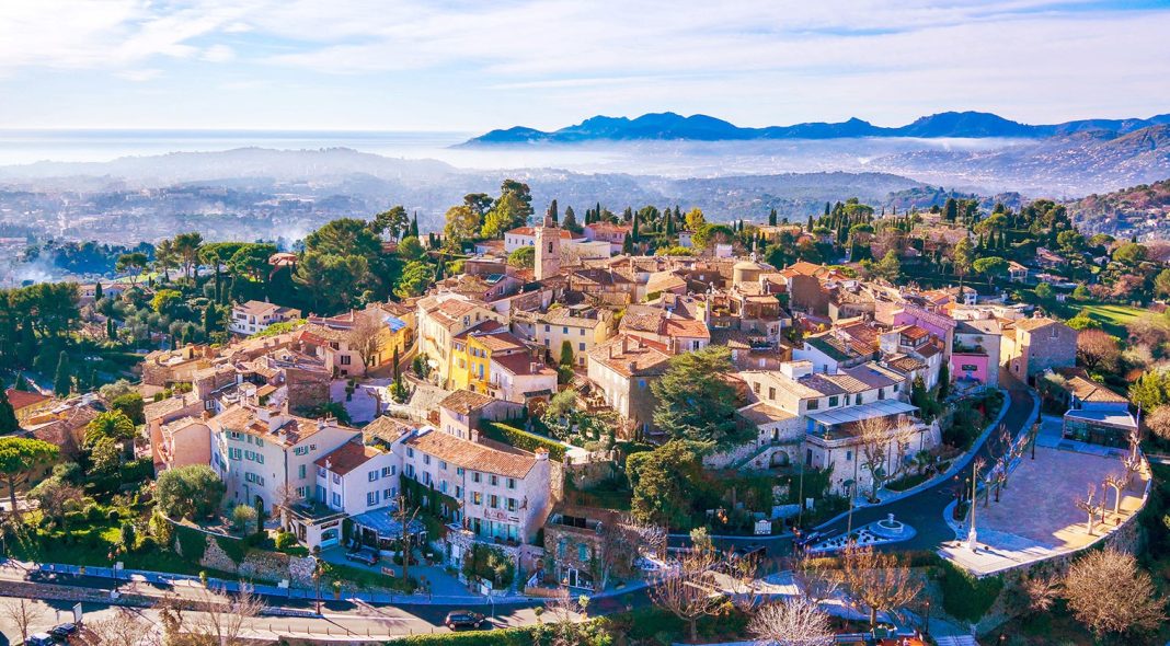 La commune de Mougins dans les Alpes-Maritimes